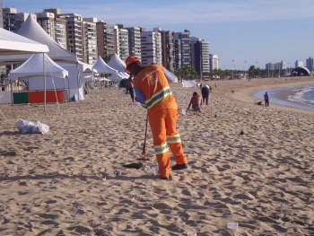Limpeza de Camburi após Réveillon