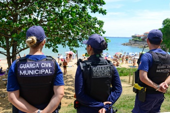 Agentes da Guarda na Ilha do Boi