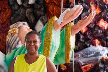 Barracão da escola de samba unidos da piedade - Angela