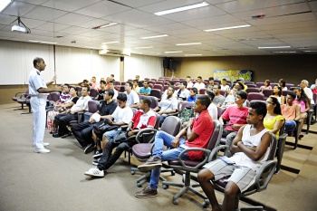 Palestra com Oficiais da Marinha para Jovens que Integram o Programa Adolescente Aprendiz