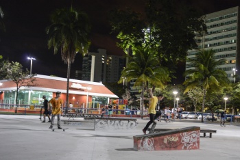 Iluminação na Praça dos Namorados