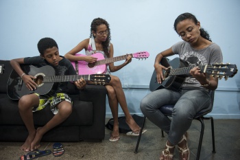 Oficina de Música no CRJ - Centro de Referência da Juventude