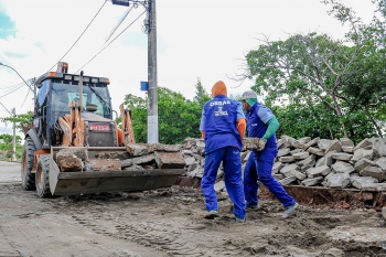 Acompanhamento das obras na Rua Canal no bairro Grande Vitória