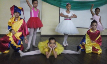 Apresentação teatro Emef Orlandina