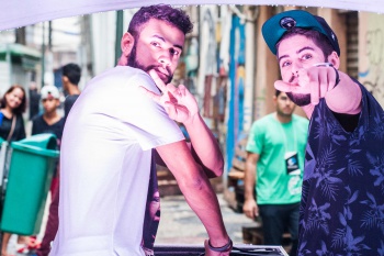 DJ Aknox