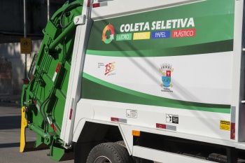 Caminhão de coleta seletiva