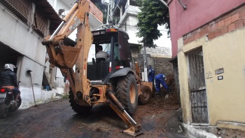 Rede de esgoto no bairro Comdusa