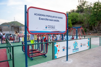 Entrega da Academia Popular do Idoso no bairro Jesus de Nazareth