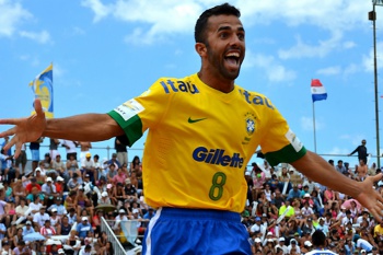 Capixaba Bruno Xavier é uma das atrações da seleção de futebol de areia