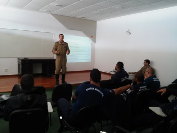 Curso para agentes da Guarda Municipal