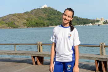 Alunas que irão conduzir a Tocha - Júlia
