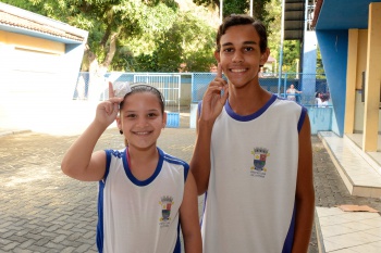 Sarau literário em Libras Emef Maria José Costa Moraes
