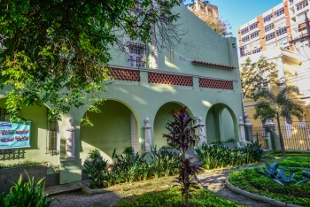Biblioteca Municipal Adelpho Poli Monjardim