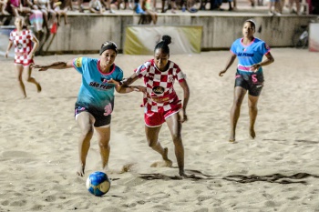 Futebol de Areia Feminino na Arena Vitória Verão