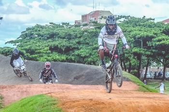 Pista de Bicicross no Parque Zé da Bola
