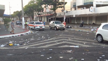 Limpeza da rua da lama