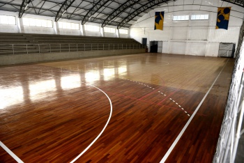 Piso reformado do Ginásio do DED