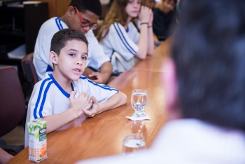 Grupo de estudantes altas habilidades - personagem Fábrica de Idéias