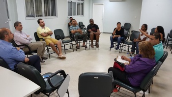 reunião com os donos de restaurantes da ilha das caieiras
