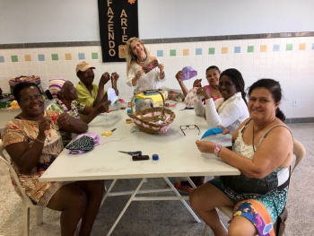 Idosos fazem oficinas de artes no Nispi do Jaburu