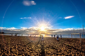 Praia de Camburi ao amanhecer