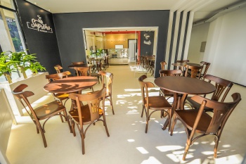 Nova lanchonete Supremo Gourmet localizada no prédio do CIAC