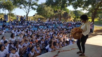 Viagem pela Literatura Dana