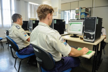 Agentes da Guarda Civil Municipal participantes de cursos de ensino à distância