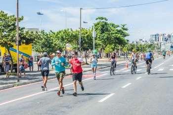 Rua de lazer na Avenida Dante Michelini, Praia de Camburi