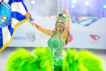 Desfile da Escola de Samba Chega Mais no Carnaval 2018