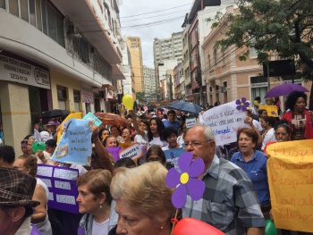 Luta contra a violência contra idosos