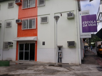 Escola da Vida Na Avenida Serafim Derenze S.Pedro