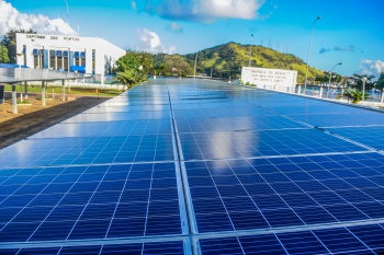 Usina de Energia Solar na Praça do Papa