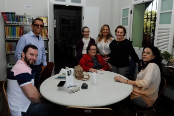 Viradão Biblioteca Lançamento de livro Escritores