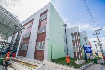 Fachada do CEU (Centro de Artes e Esportes Unificados) Grande São Pedro