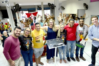 Pessoas em situação de rua têm jantar especial na capital