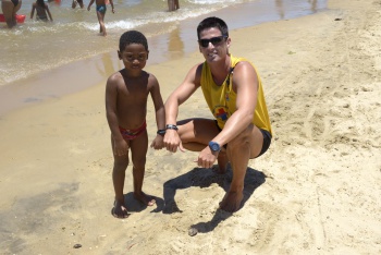 Colocação de Pulseira na Praia Curva da Jurema