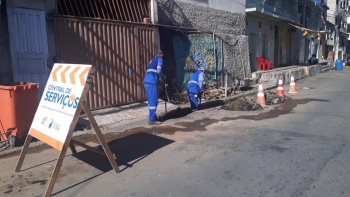 Construção de caixa ralo na Rua Waldir Meireles no bairro Consolação