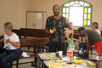 venha tomar uma café com a gente capelinha da praia do suá