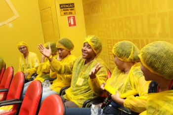 Pro jovem na fabrica de chocolates Garoto