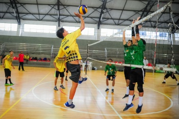 Final do Vôlei Masculino nos Jogos Escolares de Vitória entre E.E.E.F.M. Almirante Barroso enfrentando o Colégio Estadual