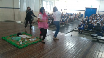 Escolas recebem ações de conscientização e combate à dengue