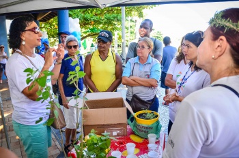 Dia Mundial da Saúde e da Atividade Física no SOE Jardim Camburi - Oficina de Horta em Casas e Apartamentos
