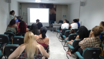 Oficina de trabalho no Cras da Praia do Canto