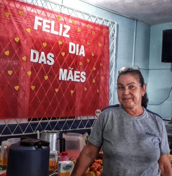 Dia das mães no abrigo Jabour Personagem Alzimeria de Oliveira Leite