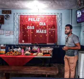 Dia das mães no abrigo Jabour Personagem cuidador Ramon Neves Metzker