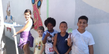 Grafite no muro do Iate Clube contra o trabalho infantil
