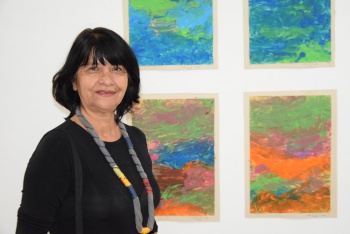 Zeiza instrutora de artes do CRPD Casa Porto Fênix