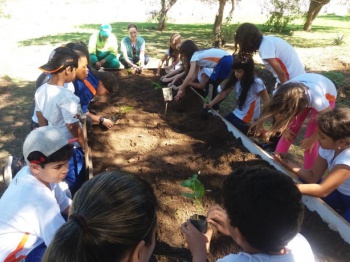 Visita de alunos na Unidade de Transbordo