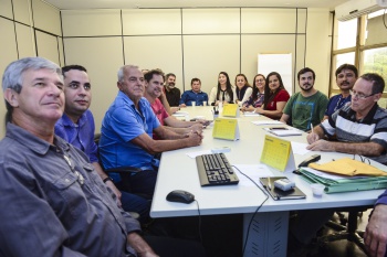 Leilão na sala Observatório da PMV